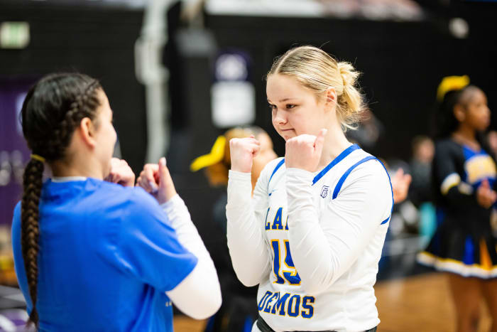 Jefferson Willamette 6A Oregon girls basketball quarterfinal 2024 Naji Saker-2